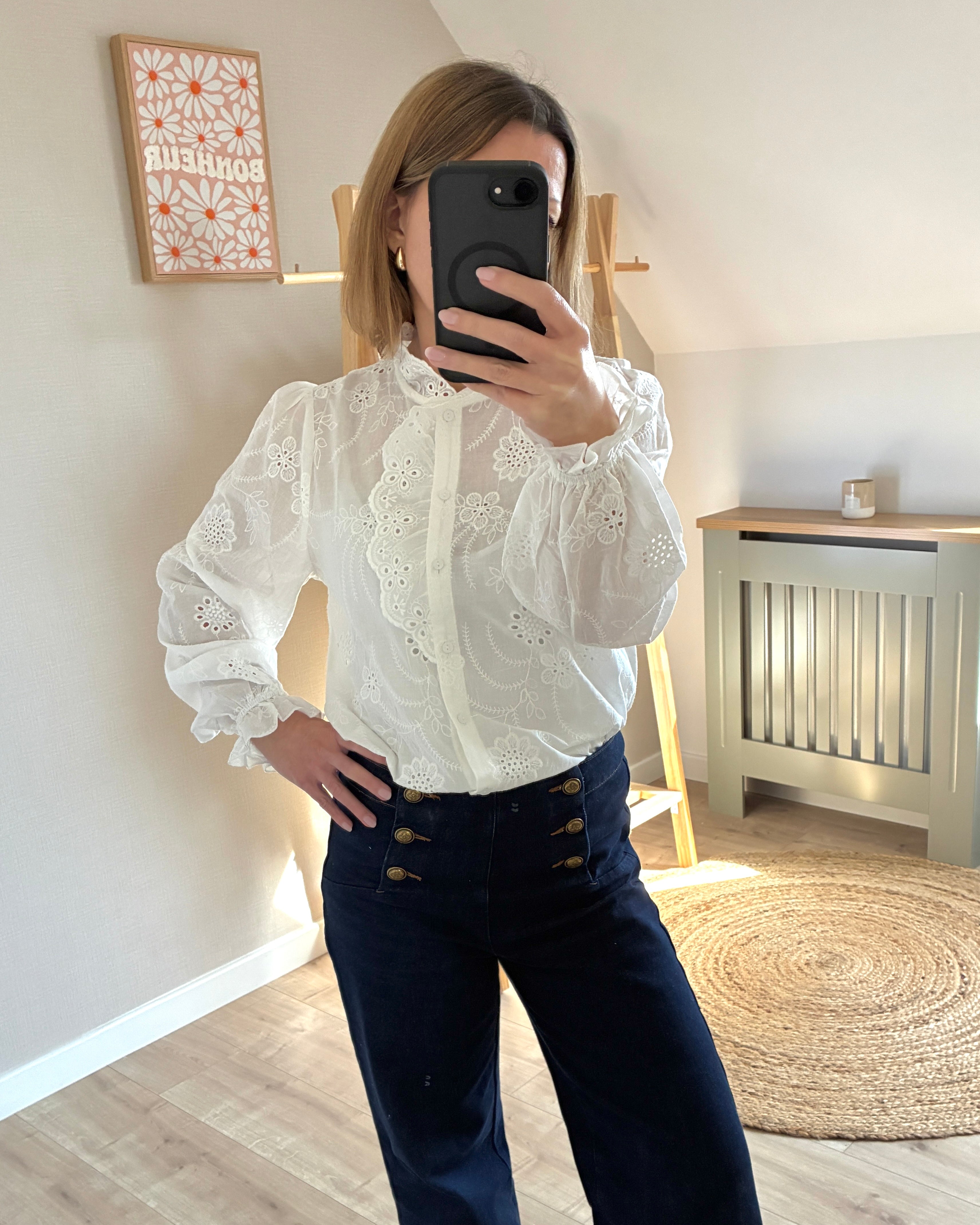 Blouse-brodée-Blanche