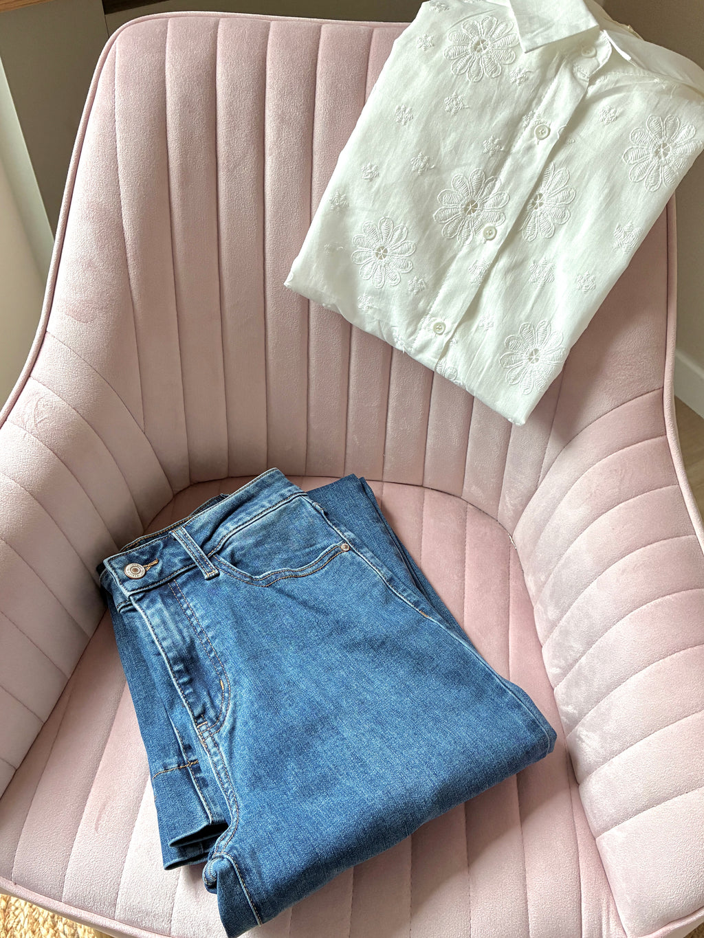 Jean-bleu-taille-haute-coupe-large