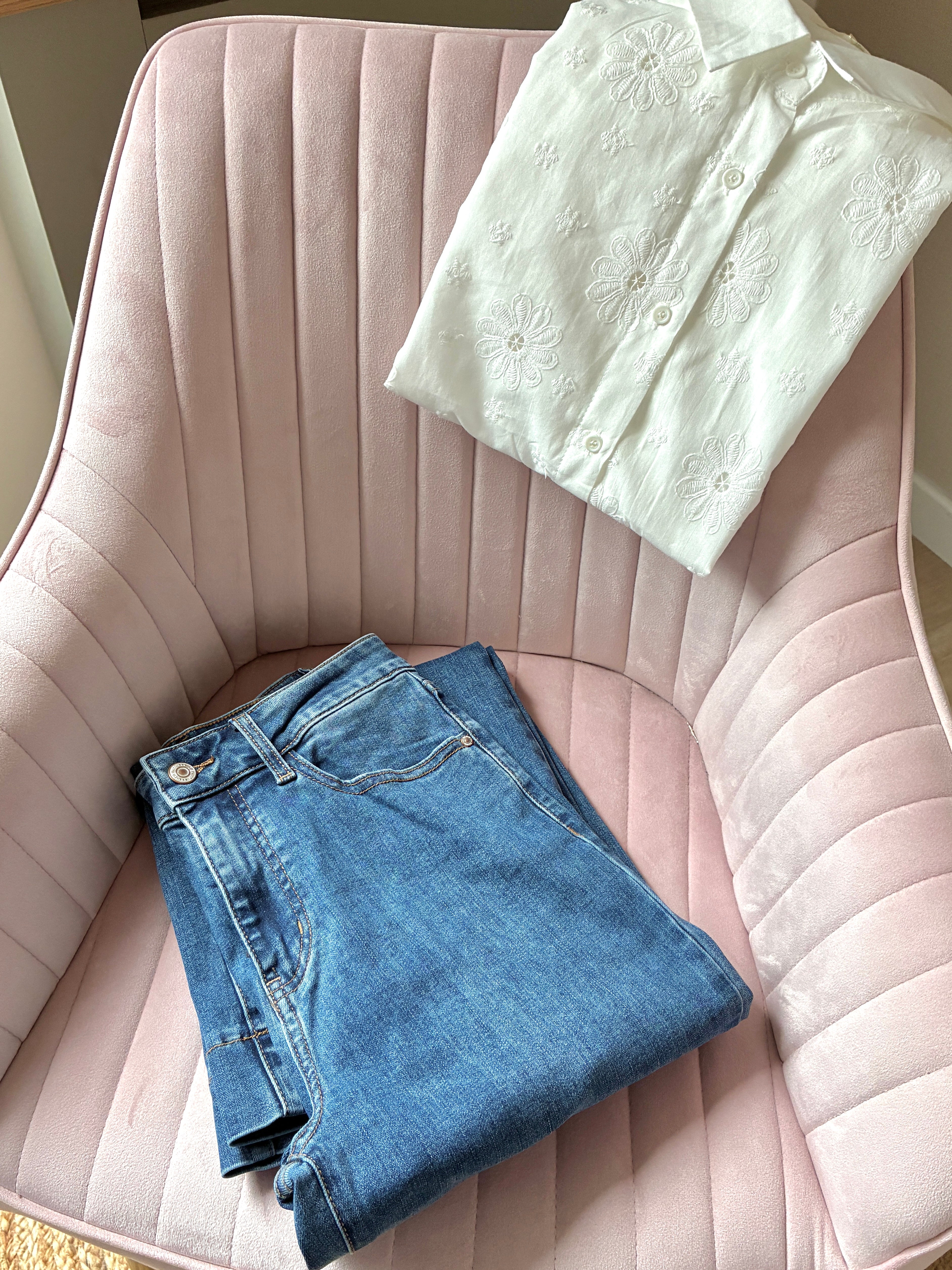 Jean-bleu-taille-haute-coupe-large
