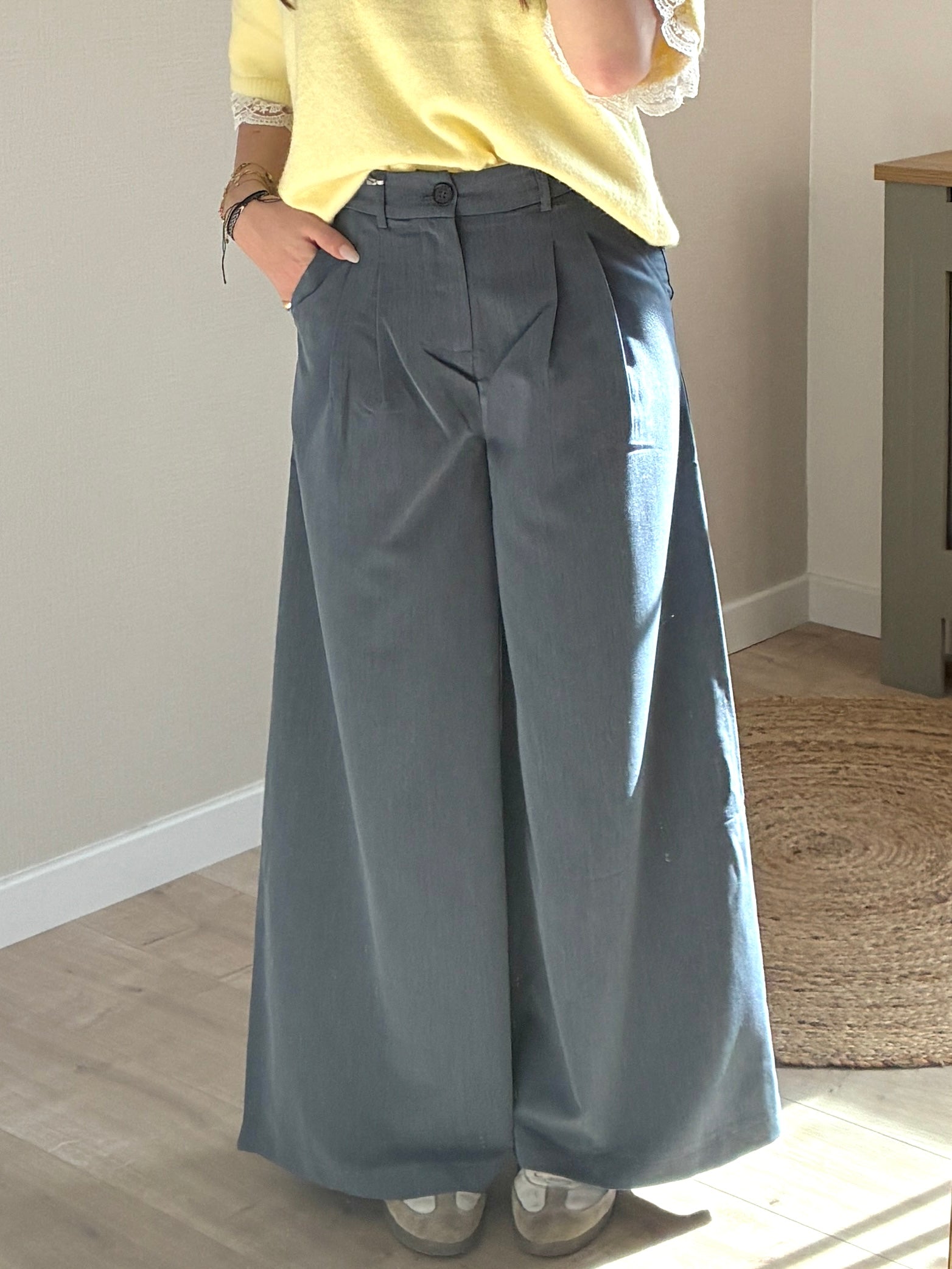 Pantalon-large-gris