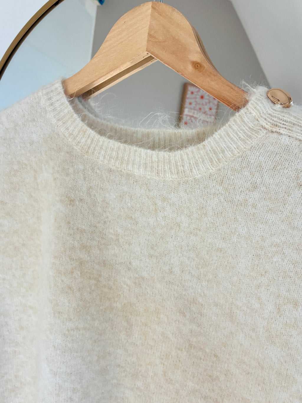 Pull-beige-sans-manches