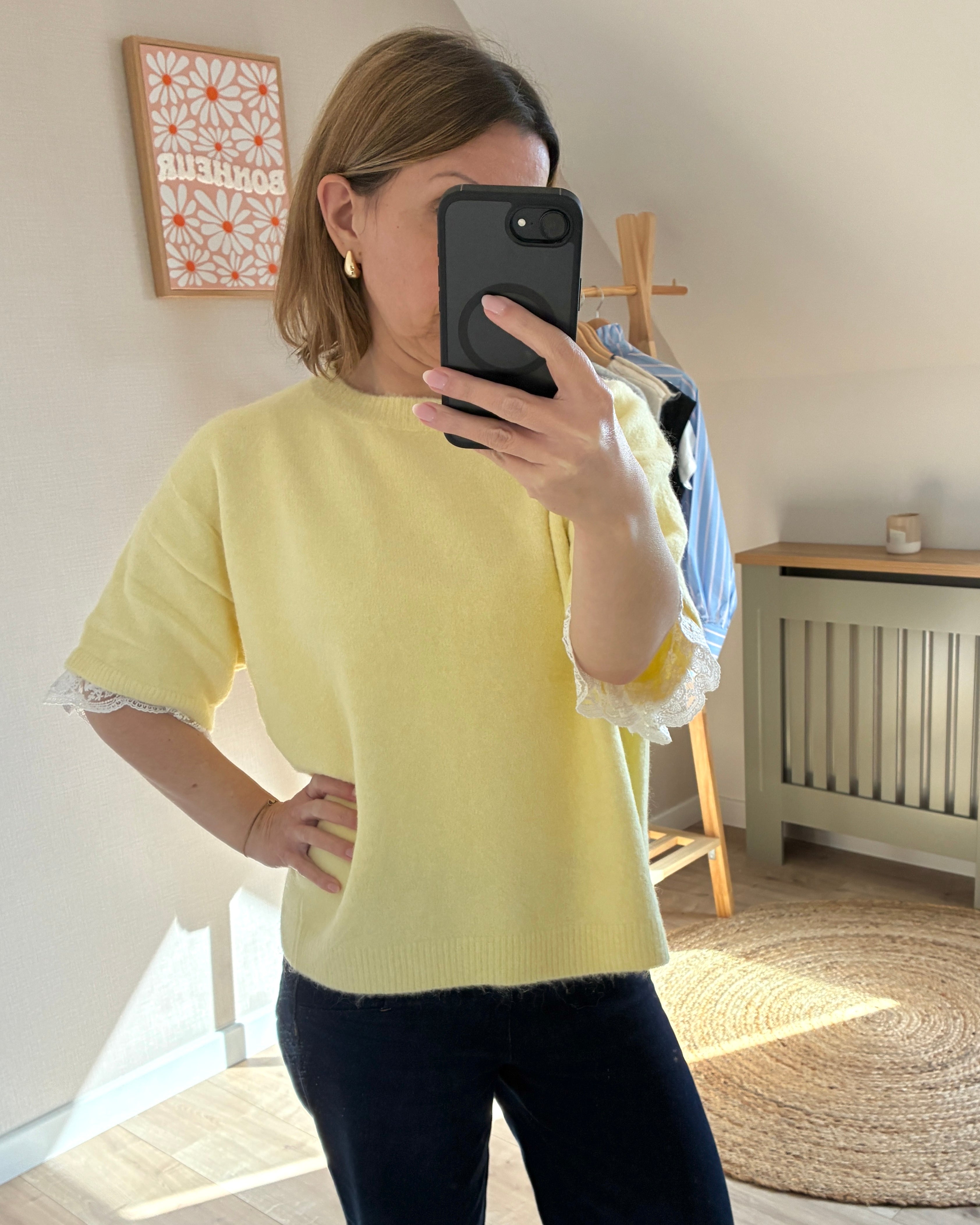 Pull-jaune-dentelle