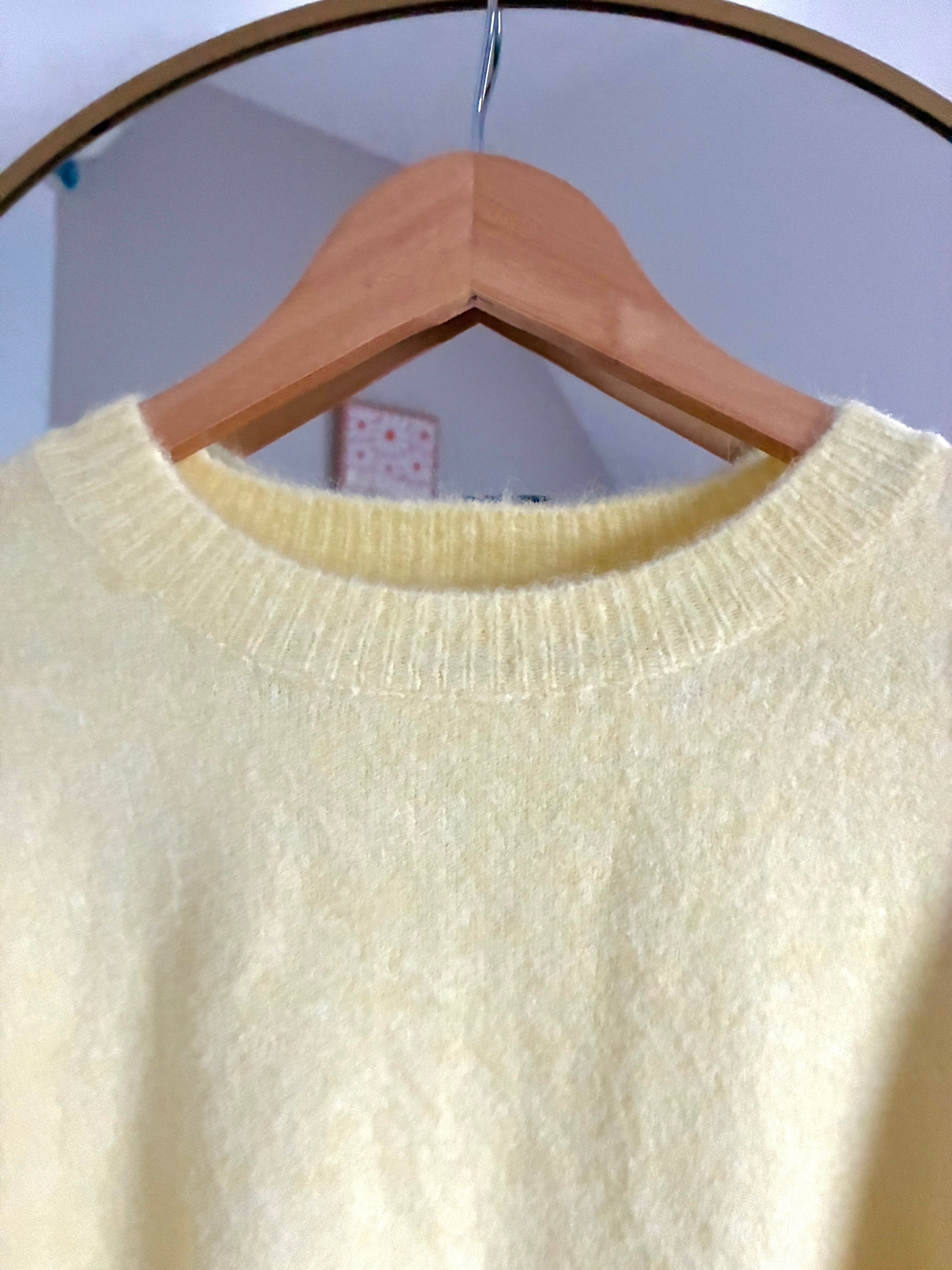 Pull-jaune-dentelle-col-rond