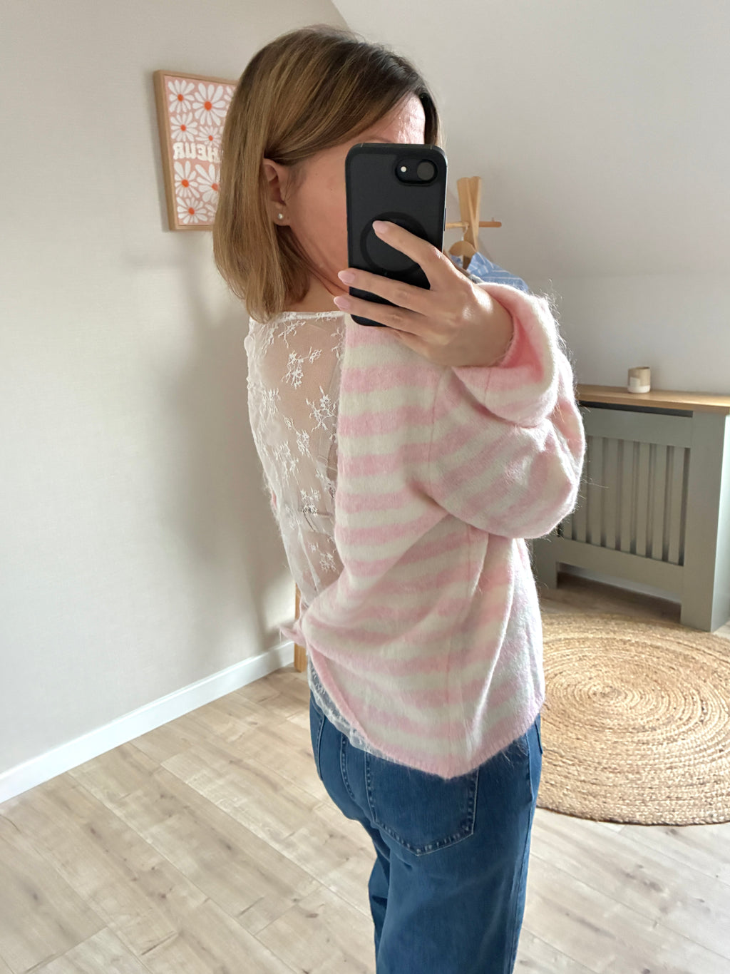 Pull-rose-blanc-dentelle-dos