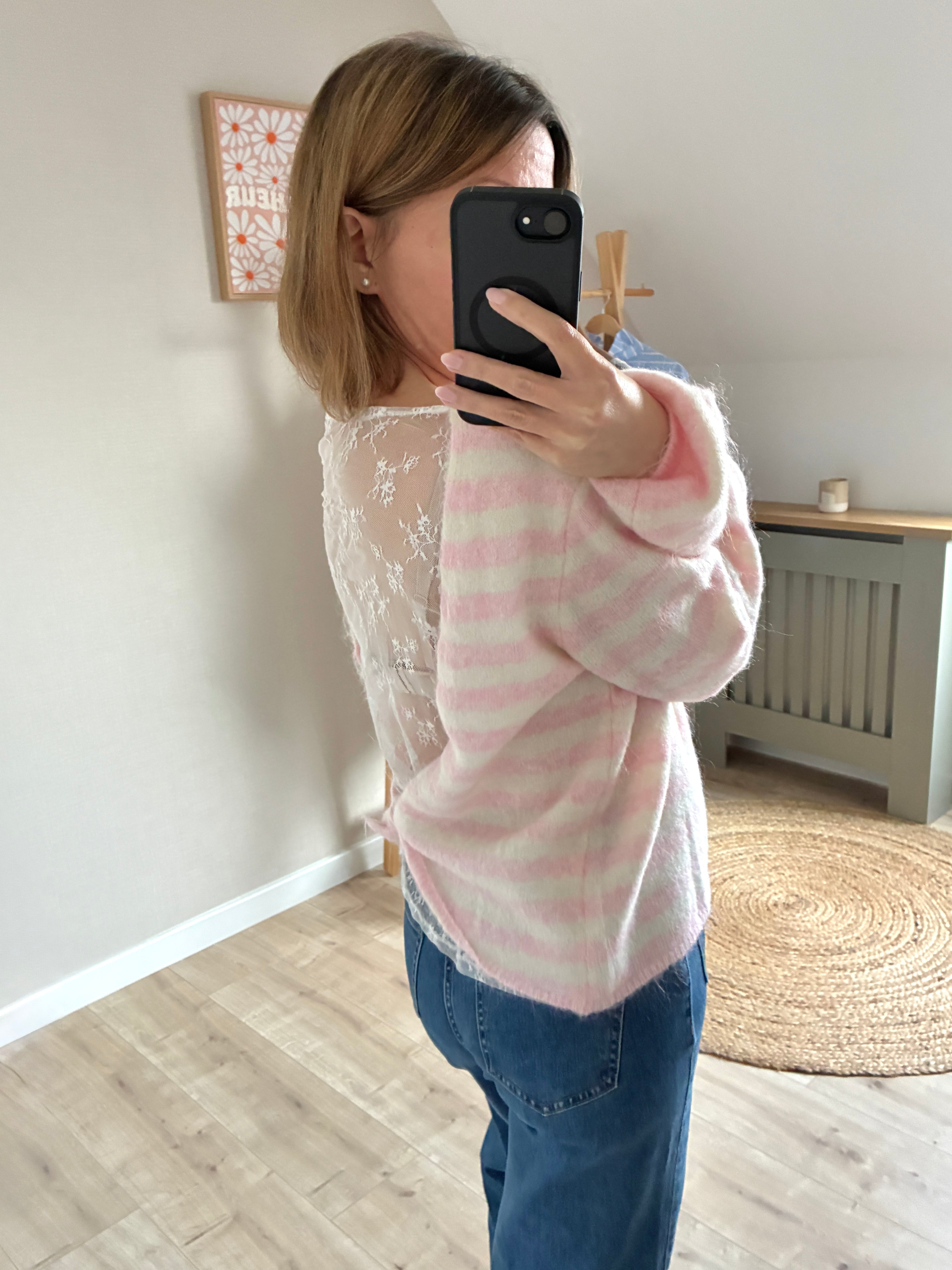 Pull-rose-blanc-dentelle-dos
