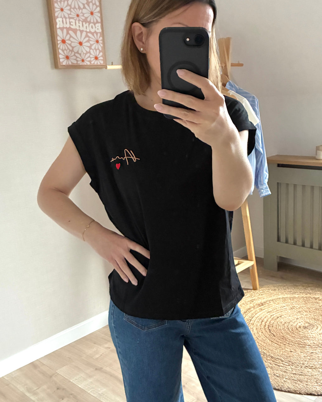 T-shirt-noir-broderie-amour
